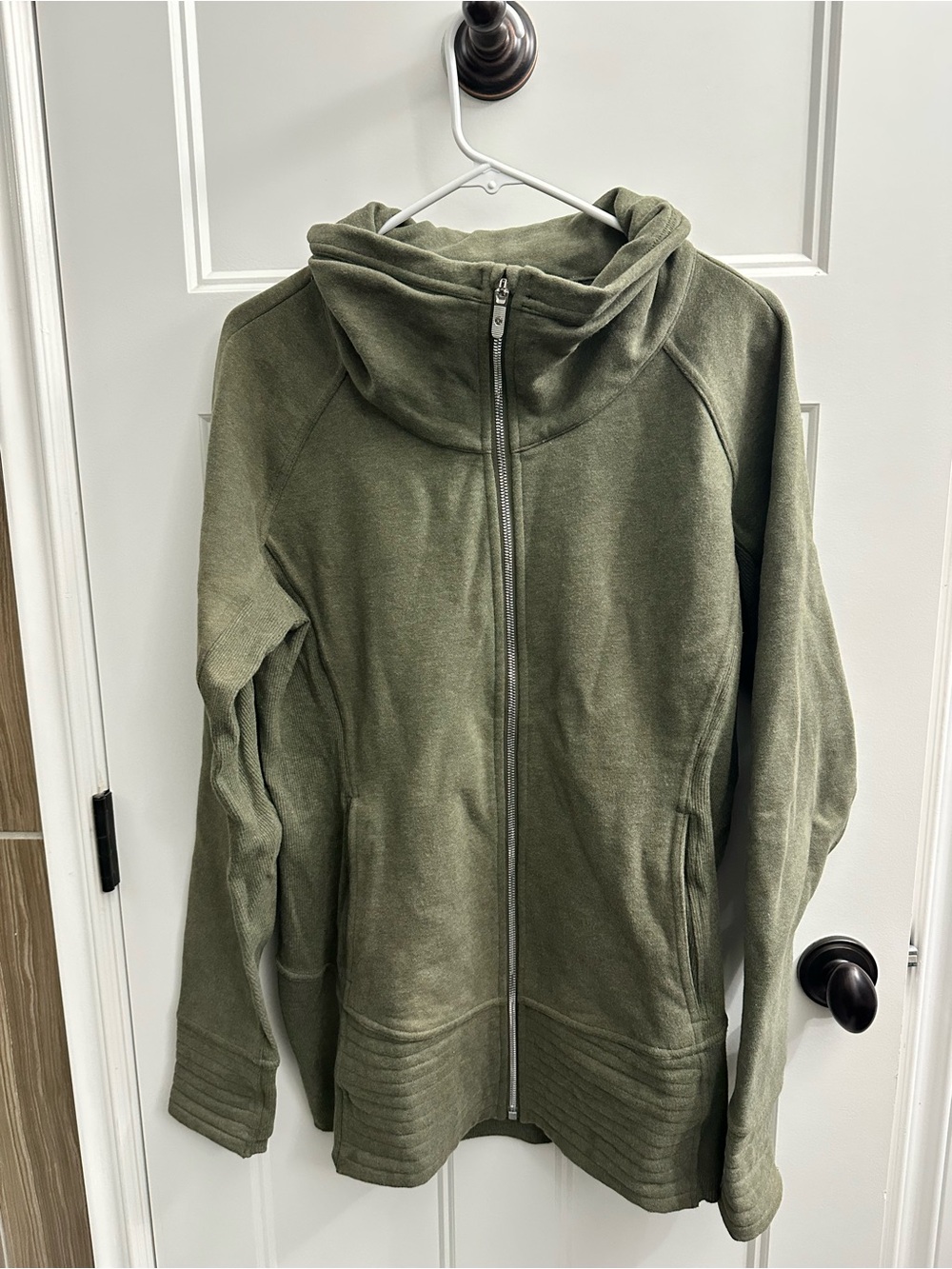 Green lululemon like new zip up sweater Size 12